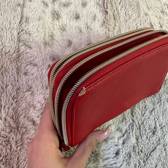 Red Wallet - Picture 5 of 7